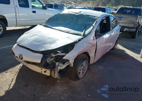 2016 Toyota Prius Two z USA, uszkodzony, nr VIN JTDKBRFUXG3014577